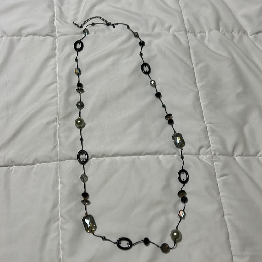 EUC Premier Designs long necklace